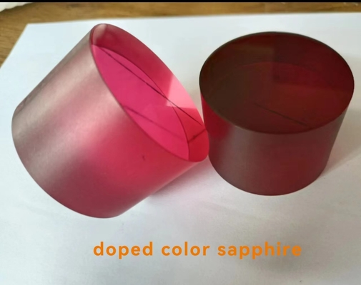 Kolorowe rubinowe domieszkowane szafirowe materiały kryształowe Fe / Ti / Cr