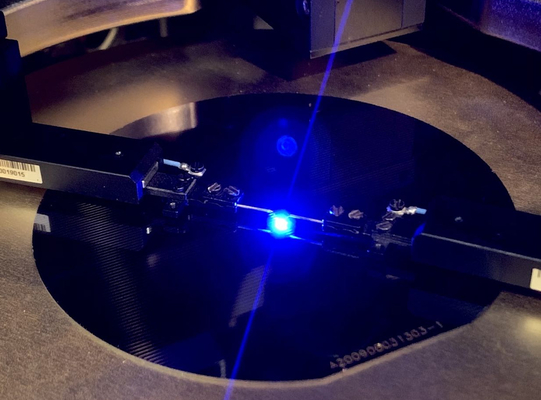 Dobra cena Średnica 200 mm AlGaN Si Epi Wafel typu N dla Micro LED 6 cali w Internecie